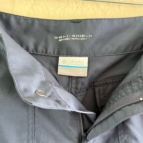 Columbia Omni-shield Advanced Repellency capri pants Size 4 Blue - Picture 2 of 6